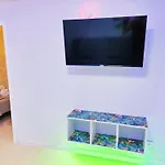 Park, Swimming-pool, Bar, Wifi, Parking *