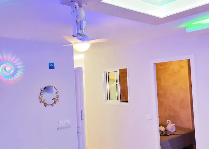 Park, Swimming-pool, Bar, Wifi, Parking Lejlighed *