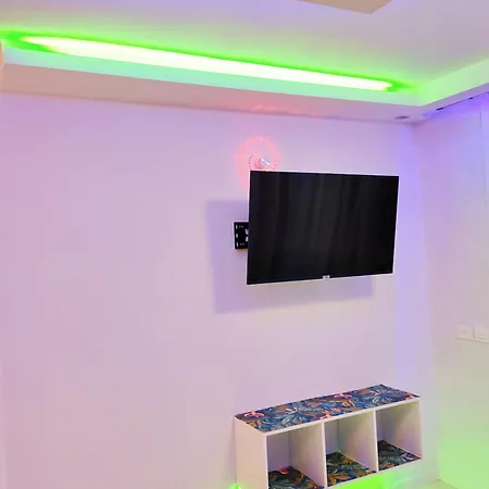 公寓 Park, Swimming-pool, Bar, Wifi, Parking
