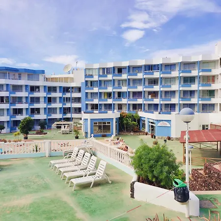 Park, Swimming-pool, Bar, Wifi, Parking *